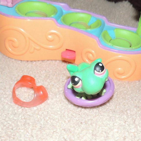 Littlest Pet Shop - "Leapin Lagoon" - Picture 5 of 5